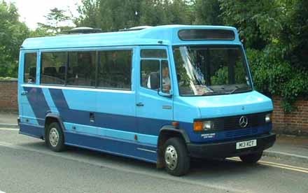 Mercedes 609D Autobus Classique Kent Coach Tours